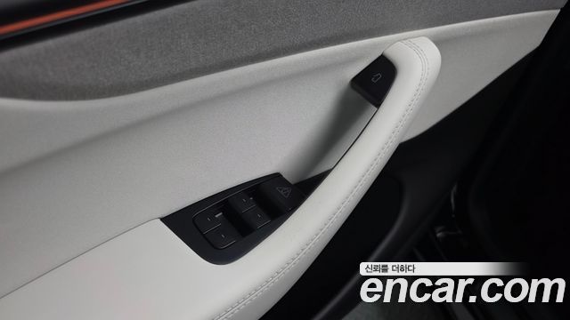 Tesla Model Y 2026 — photo 30