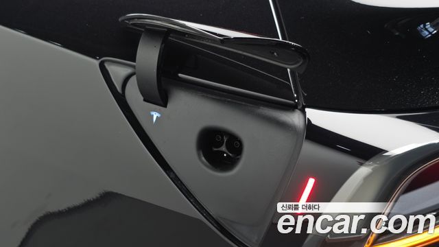 Tesla Model Y 2026 — photo 35