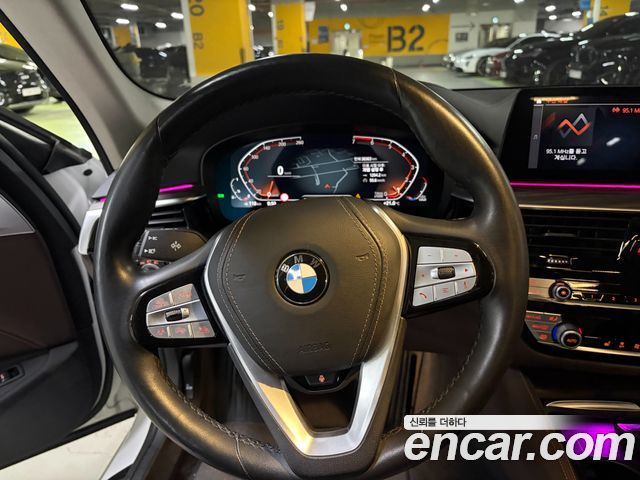 BMW 5-Series 2020 — photo 6