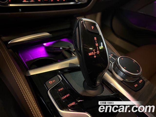 BMW 5-Series 2020 — photo 9