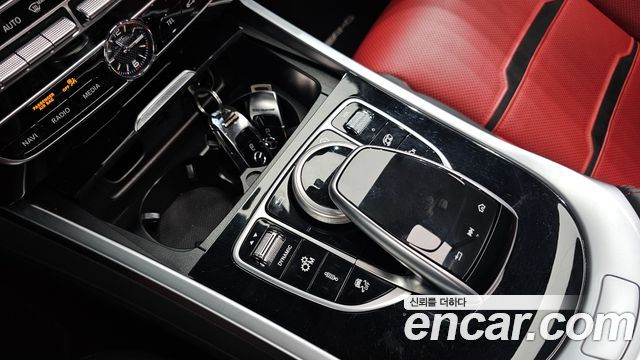 Mercedes-Benz G-Class 2019 — photo 22