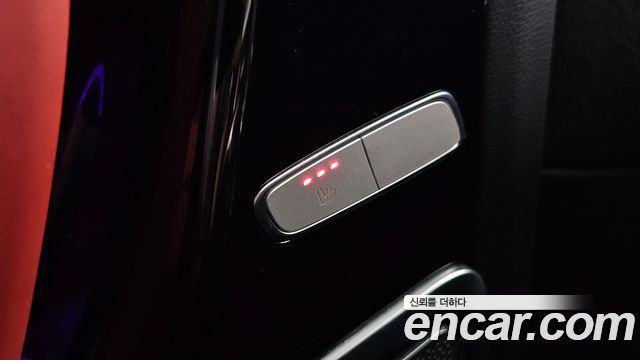 Mercedes-Benz G-Class 2019 — photo 28