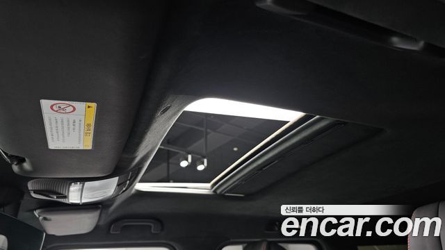 Mercedes-Benz G-Class 2019 — photo 29