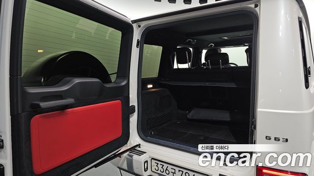 Mercedes-Benz G-Class 2019 — photo 30