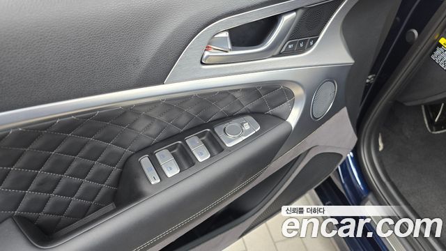 Genesis G70 2019 — photo 30
