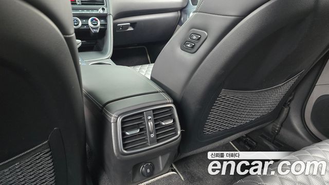Genesis G70 2019 — photo 31