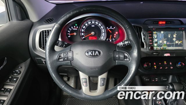 Kia Sportage 2016 — photo 13