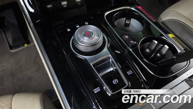 Kia Canival 2023 — photo 12