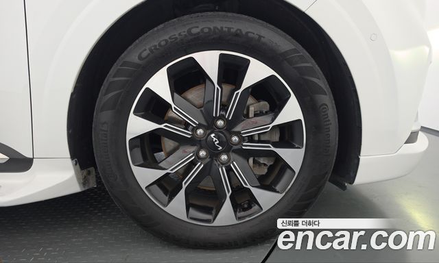 Kia Canival 2023 — photo 7