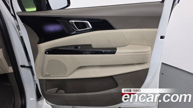 Kia Canival 2023 — photo 14