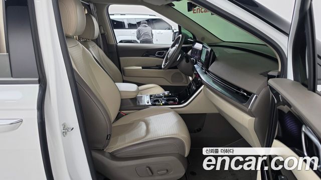 Kia Canival 2023 — photo 16