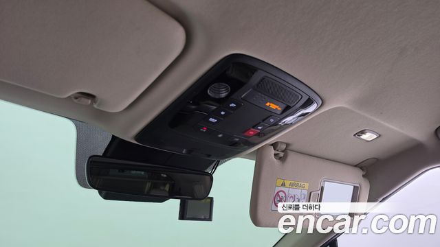 Kia Canival 2023 — photo 27