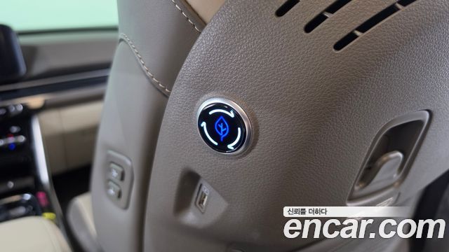 Kia Canival 2023 — photo 29