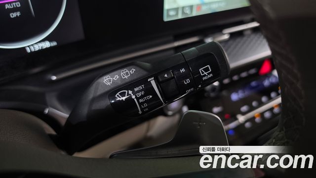 Kia Canival 2023 — photo 30