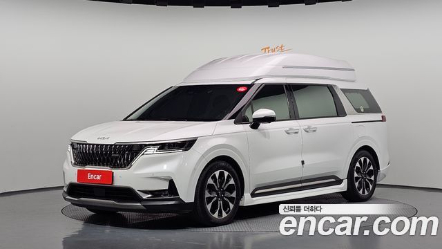 Kia Canival 2023 — photo 1