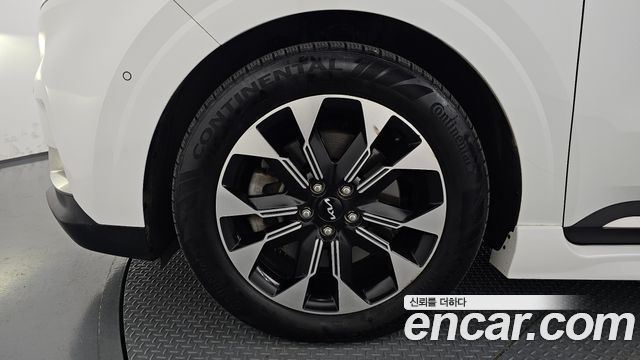 Kia Canival 2023 — photo 5