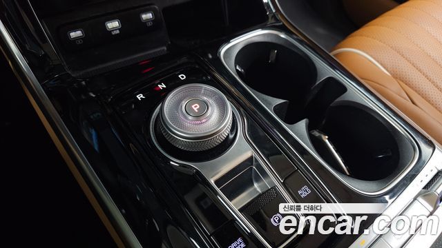 Kia Canival 2023 — photo 9