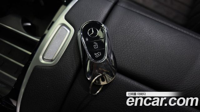 Mercedes-Benz S-Class 2021 — photo 32