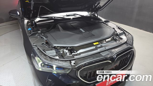 BMW i5 2024 — photo 6