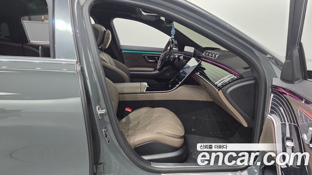 Mercedes-Benz S-Class 2024 — photo 11