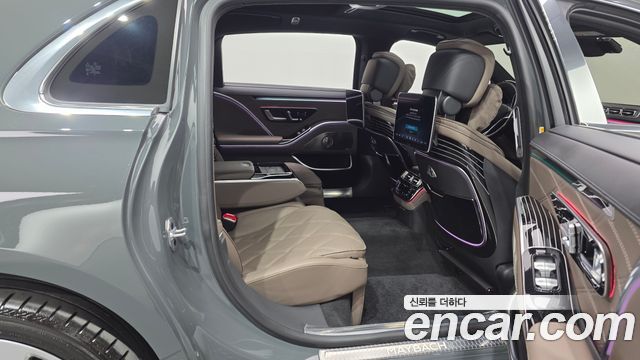 Mercedes-Benz S-Class 2024 — photo 12