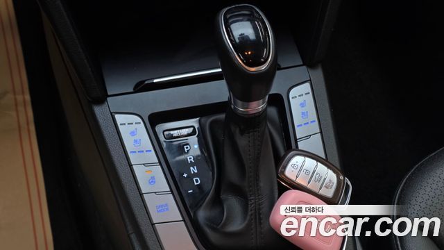 Hyundai AVANTE 2016 — photo 13