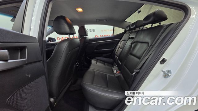 Hyundai AVANTE 2016 — photo 15