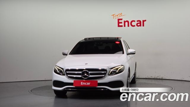 Mercedes-Benz E-Class 2017 — photo 3