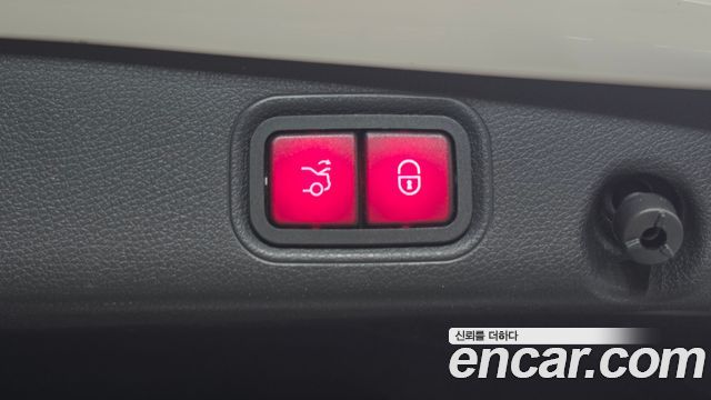 Mercedes-Benz E-Class 2017 — photo 20