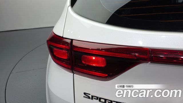 Kia Sportage 2022 — photo 9