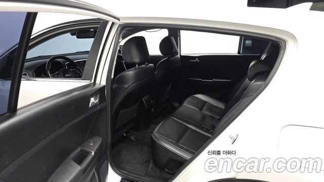Kia Sportage 2022 — photo 16