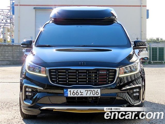 Kia Canival 2019 — photo 1