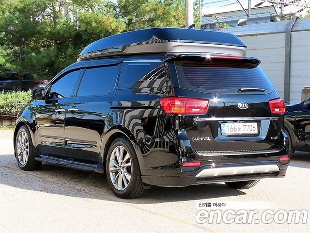 Kia Canival 2019 — photo 3