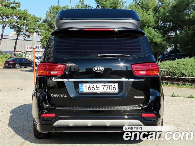 Kia Canival 2019 — photo 4