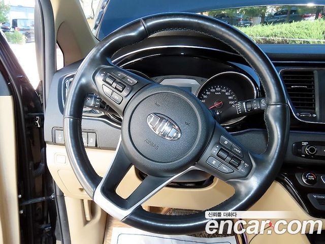 Kia Canival 2019 — photo 9