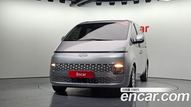 Hyundai Staria 2022 — photo 3