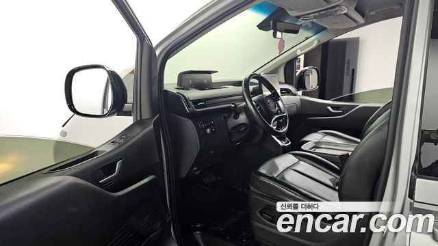 Hyundai Staria 2022 — photo 13