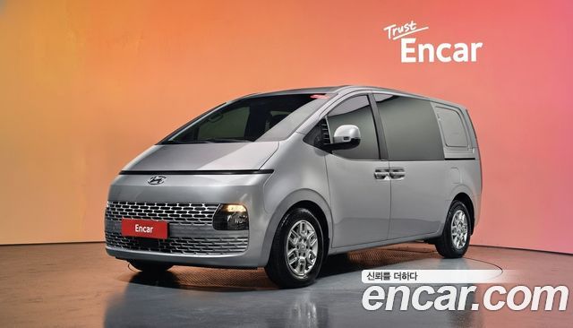 Hyundai Staria 2022 — photo 1