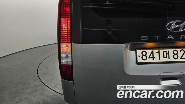 Hyundai Staria 2022 — photo 9