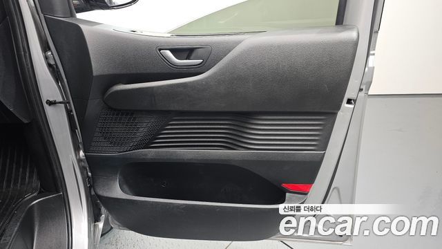Hyundai Staria 2022 — photo 14