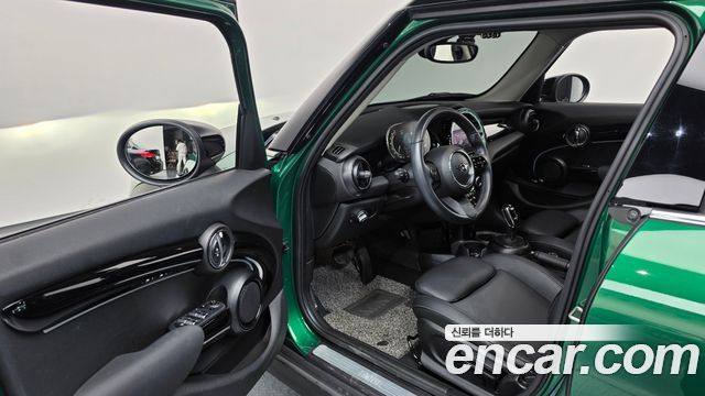 Mini Cooper 2022 — photo 13