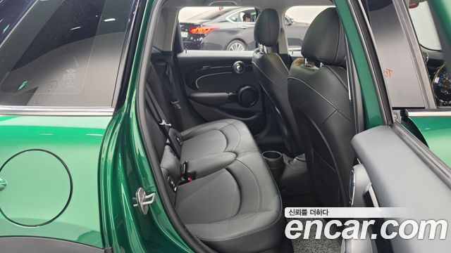 Mini Cooper 2022 — photo 17