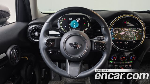 Mini Cooper 2022 — photo 18