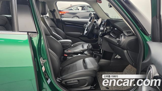 Mini Cooper 2022 — photo 16