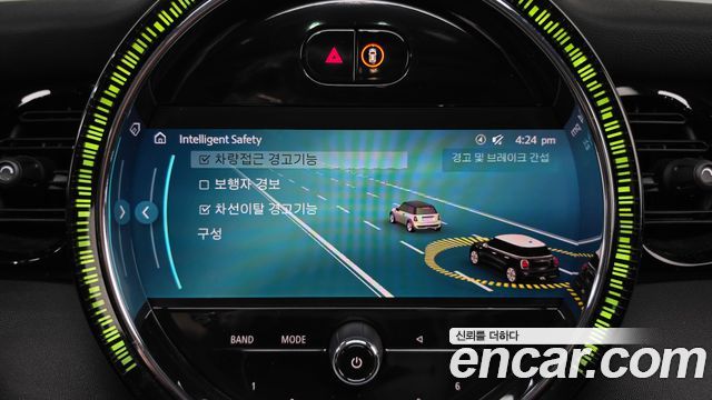 Mini Cooper 2022 — photo 32