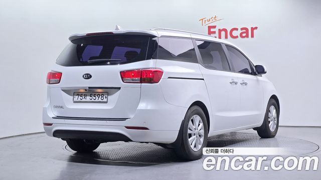 Kia Canival 2017 — photo 2
