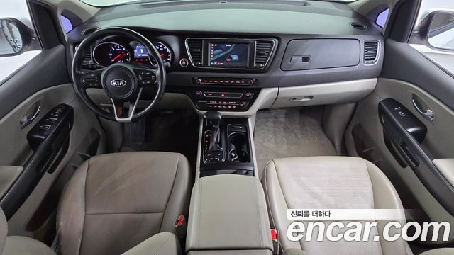 Kia Canival 2017 — photo 7