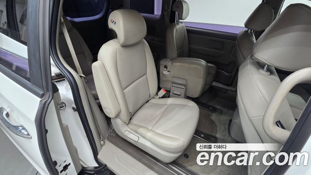 Kia Canival 2017 — photo 11