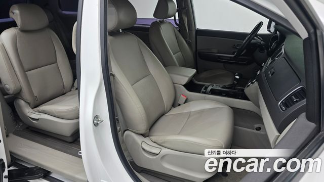 Kia Canival 2017 — photo 12