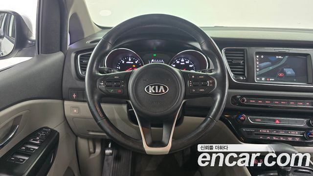 Kia Canival 2017 — photo 13